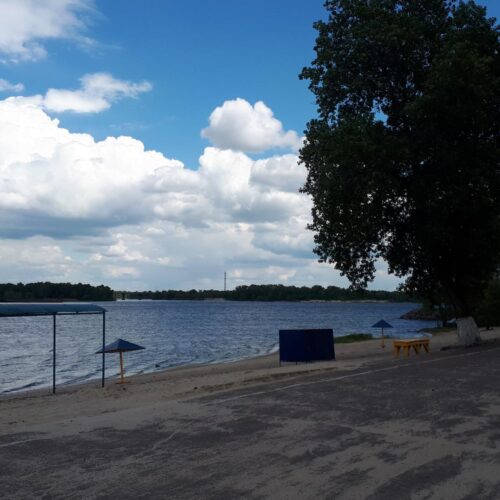 Купання на пляжах Кам'янського небезпечне для здоров'я: у воді виявили фекальне забруднення