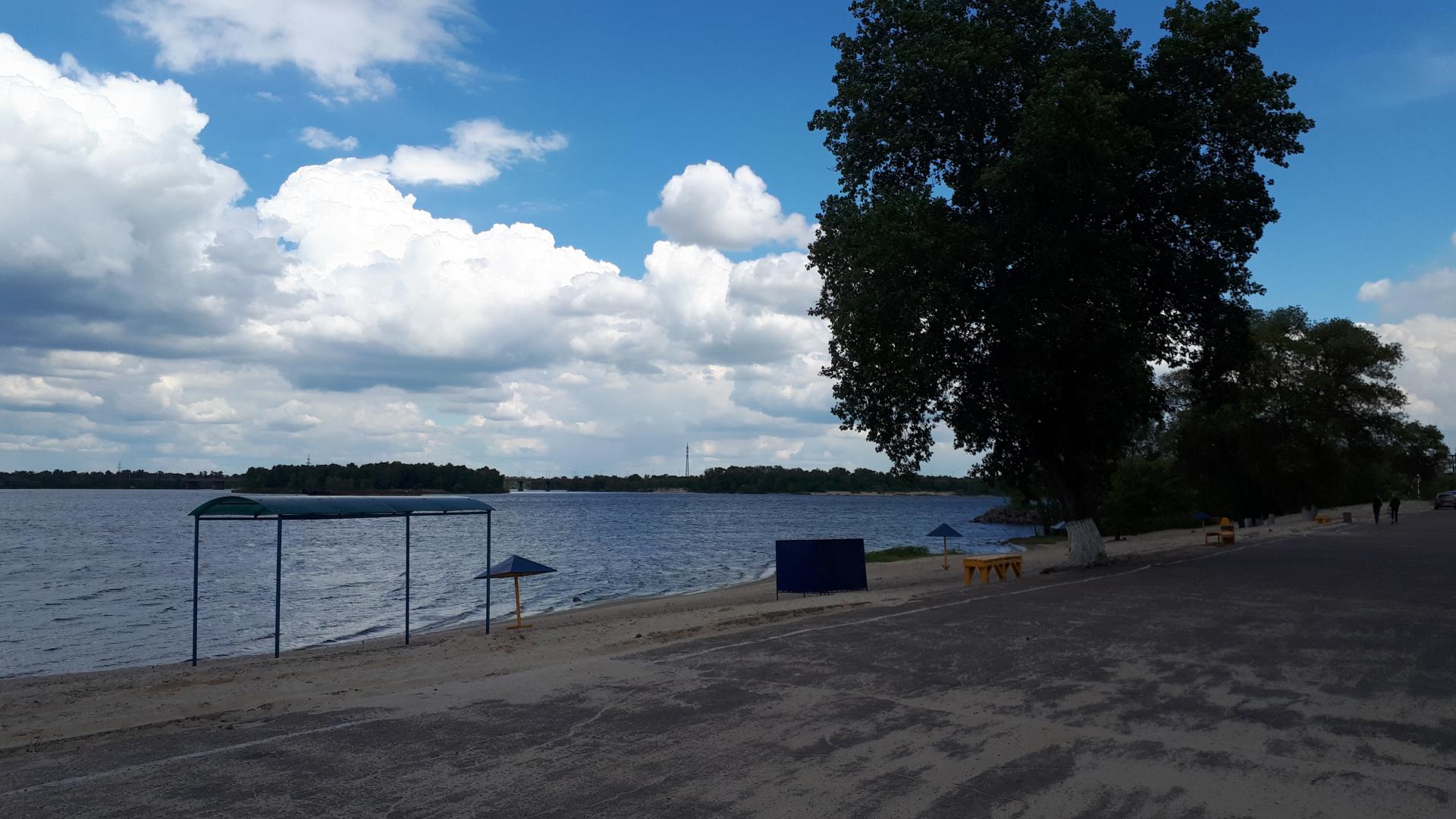 Купання на пляжах Кам'янського небезпечне для здоров'я: у воді виявили фекальне забруднення